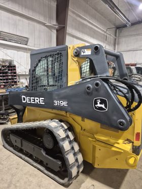 2019 John Deere 319E